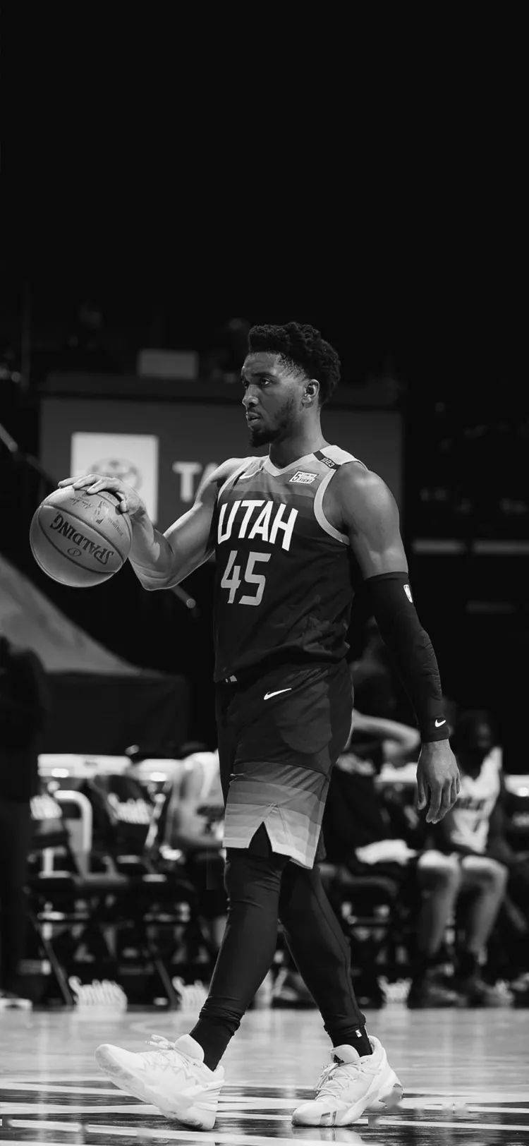 蒂亚戈离开巴萨，记者：蒂亚戈因税务问题需返回利物浦