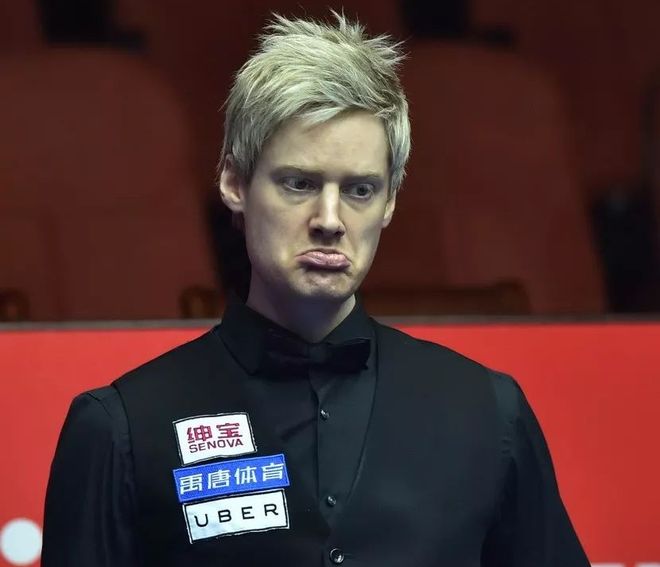 蒂亚戈离开巴萨，记者：蒂亚戈因税务问题需返回利物浦