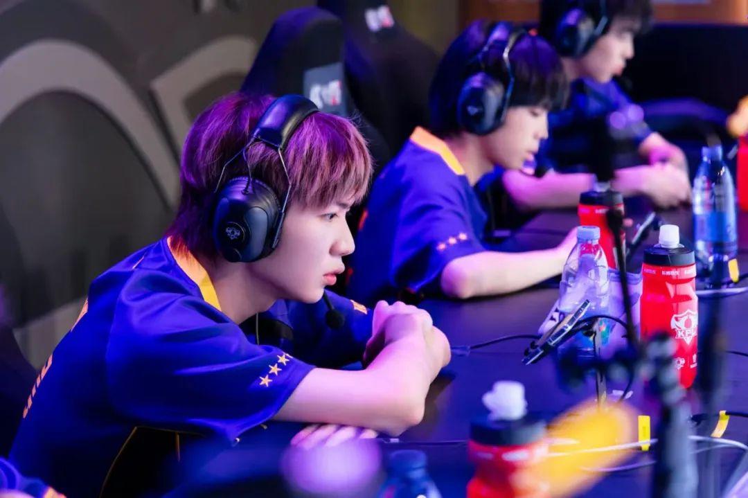 为轴构建基 为轴构建基