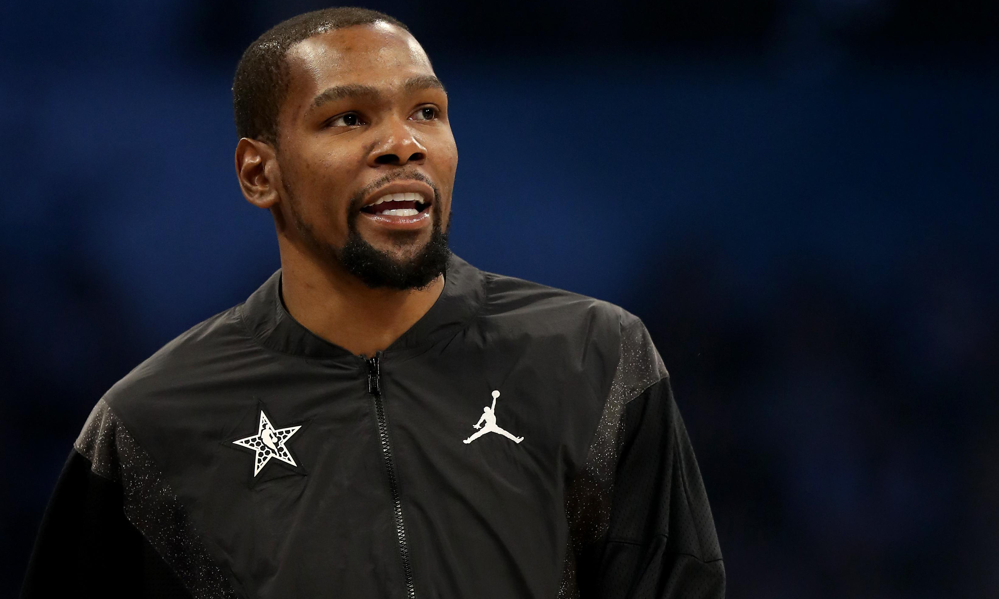 活塞队记：艾维今天可以出战，此前被列入出战成疑名单