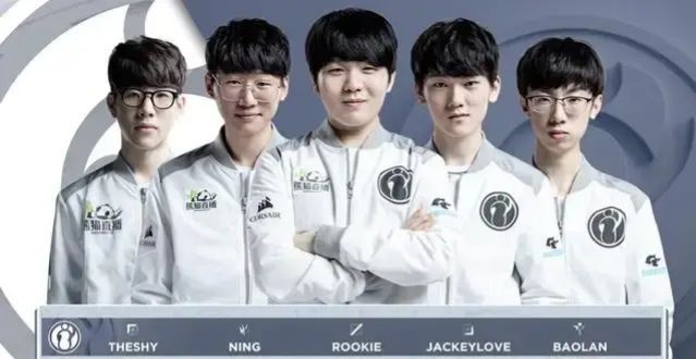 读懂对手的下注尺寸：为什么“小额试探”通常意味着弱牌？（下注大小解读：小额试探为何常是弱牌信号）