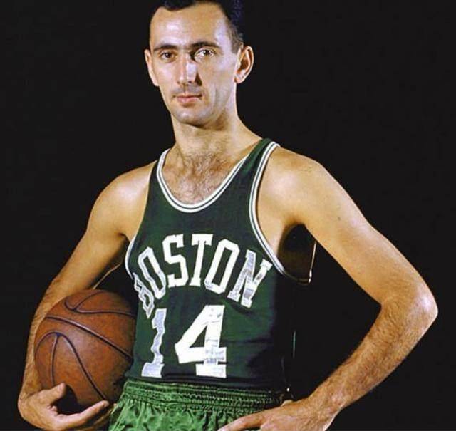 4人很关键！湖人25分大胜，东契奇27+12 艾顿创纪录！